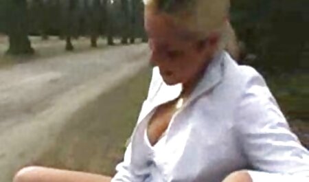 彼女は自分で彼女の膣を満足させているか、この雌犬に尋ねると、彼はあなたに長くて信頼できるバイブレーターを見せます 女の子 用 エロ ビデオ