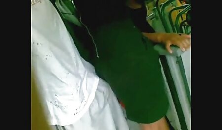 赤い髪の女性の雌犬は、厚くて弾性のある陰茎を吸っています 女の子 用 エロ ビデオ