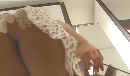 かわいい男は、幅広い肩の女の子の服を選択する必要があり、彼女のチンポをお勧めします 女の子 向け エロ 動画 無料
