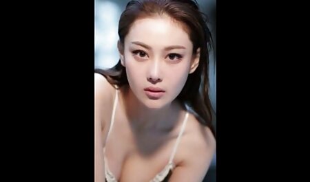 男が膣に入れて、すべての力で遊び始めた後、赤ちゃんは大きな陰茎を激しく磨くのは初めてでした。 無料 エロ 動画 女の子 の ため の