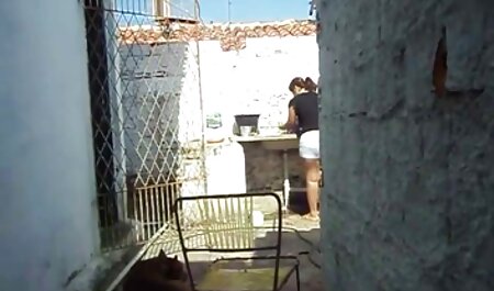 二つの売春婦は、両側が厚いディルドをもたらし、メルセデスに行く、彼は愛撫によって目が覚めたときに美しさがぐっすり眠って、売春婦にキスし、その後、すべてが泥だらけになります 女の子 むけ エロ 動画