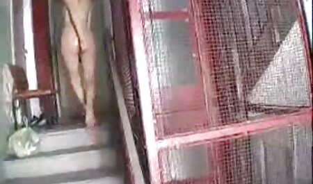 巨乳bitch犬目隠しと彼女の口の中でペニスの多くを与えられました 女の子 の ため の 無料 エッチ